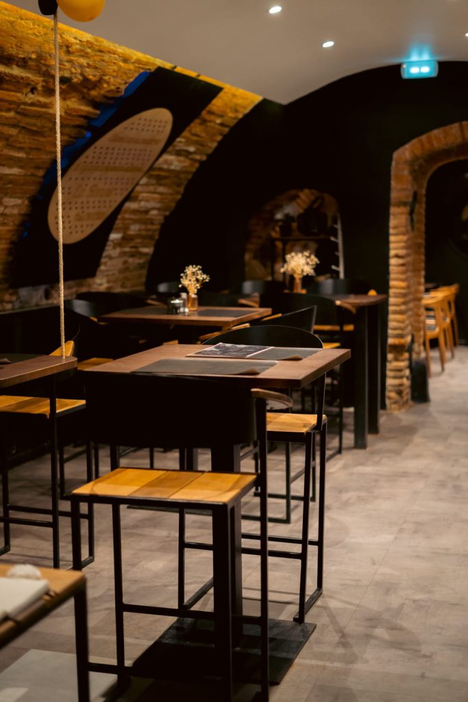 Intérieur du restaurant L’Instinct Toulouse - ambiance élégante et moderne